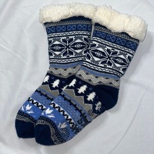 NWOT Patterned Muk Luk Socks